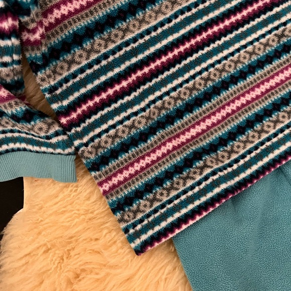 Set of 4! Uniqlo size100 cozy micro fleece pajama set, colorful stripes - Picture 4 of 11